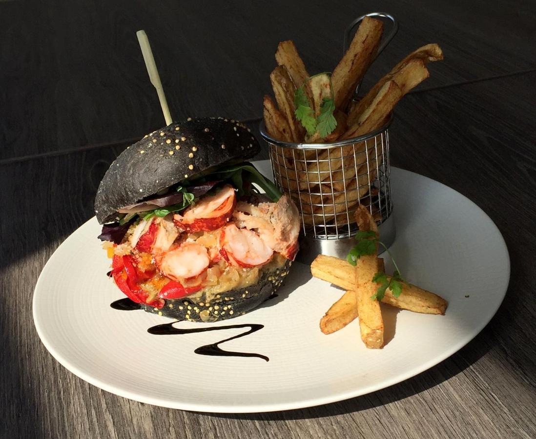 Logis Hotel & Restaurant Les Mouettes - Larmor Plage, Proche De Lorient エクステリア 写真